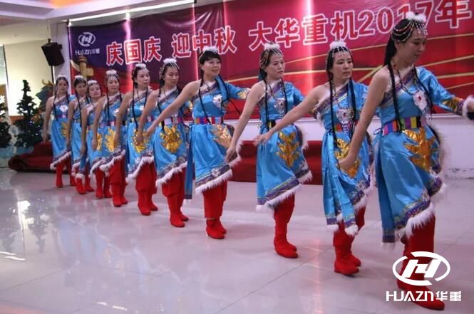 開場(chǎng)藏族舞《迎酒歡歌》