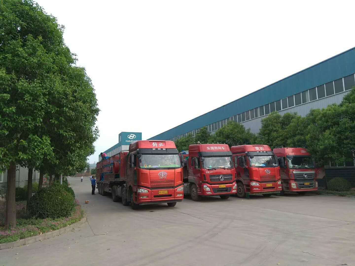 發往廣西的2000t/h的砂石骨料設備   等待用戶的簽收