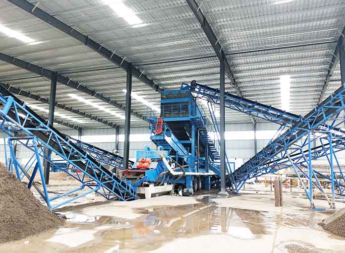 時產150噸的移動破碎站破碎鵝卵石在河南啟動