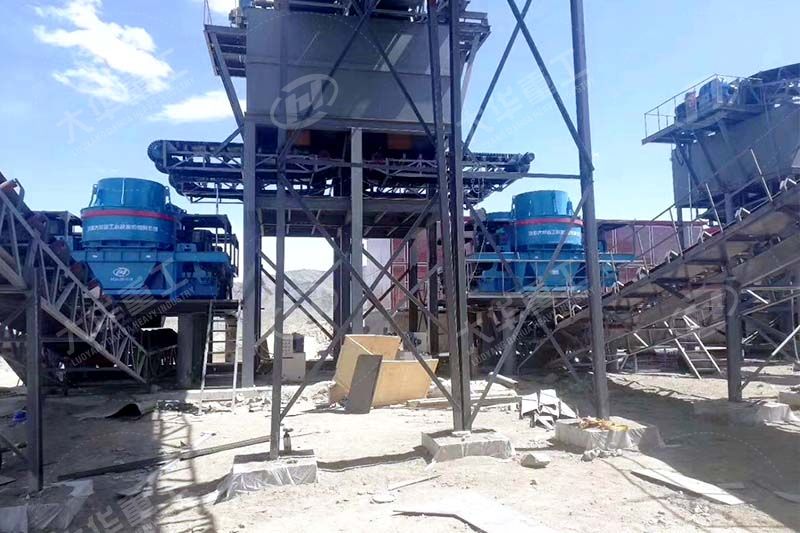 立式?jīng)_擊破碎機(jī)使用現(xiàn)場