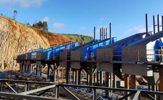 云南時(shí)產(chǎn)1000噸風(fēng)化石生產(chǎn)線